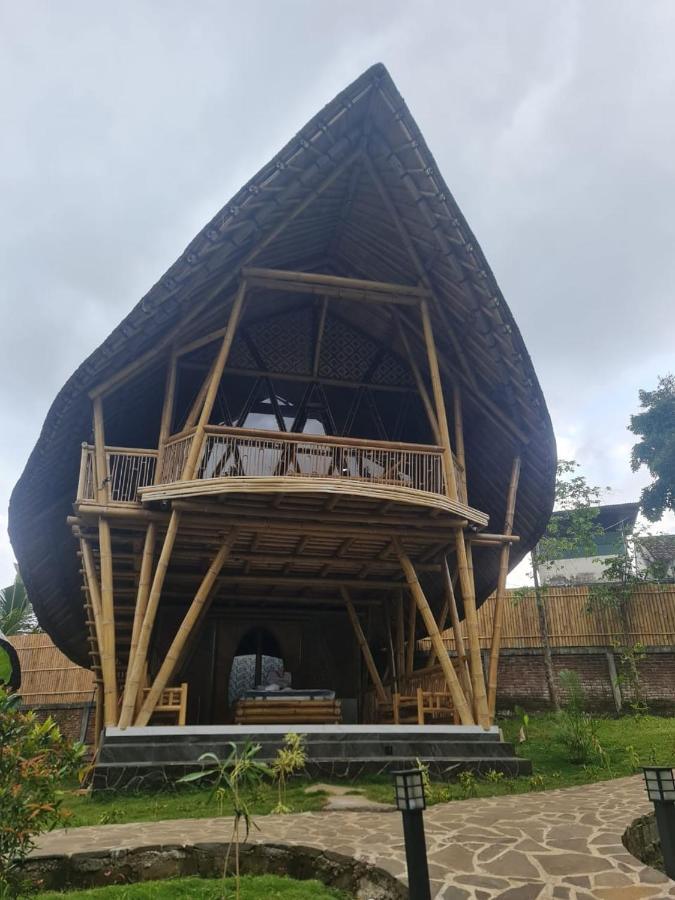 The Osing Bamboo Resort Tamansuruh ภายนอก รูปภาพ